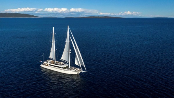 Aurum Sky Yacht à voile