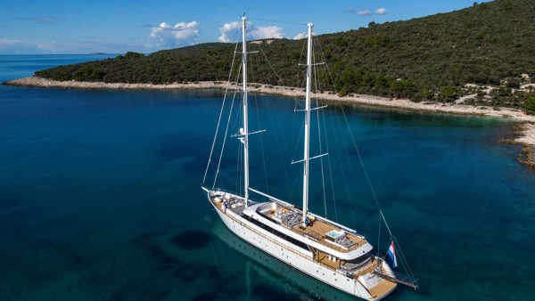 Yacht à voile Aurum Sky