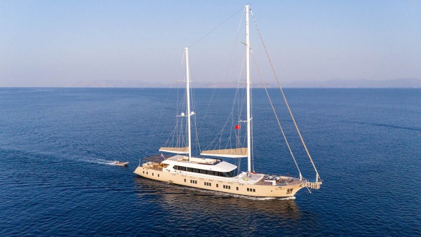 De Love Yacht à voile