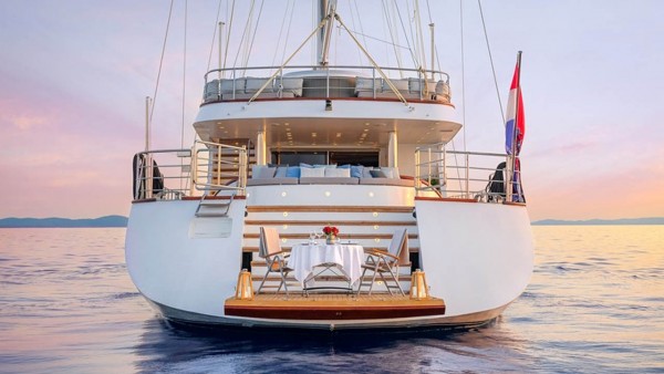 Yacht à voile Lady Gita