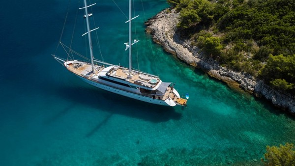 Yacht à voile Lady Gita