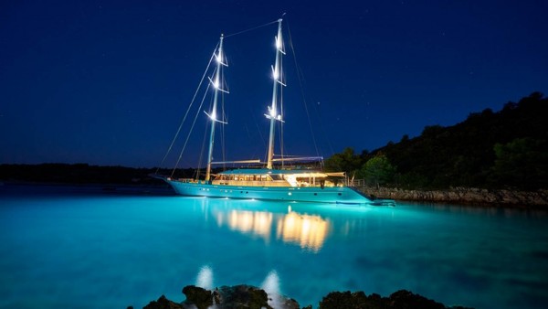 Yacht à voile Lady Gita