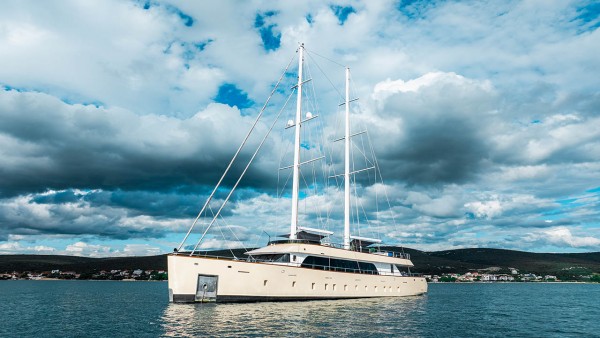 Yacht à voile Maxita
