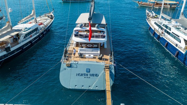 Yacht à voile North Wind