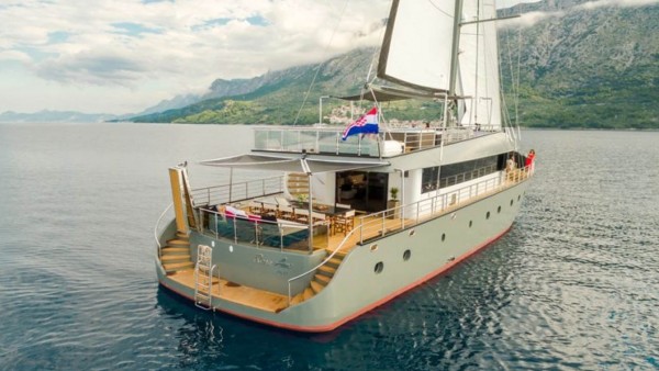 Yacht à voile Rara Avis