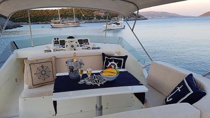 Yacht à moteur Aegean Angel
