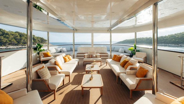 Yacht à moteur Agape Rose