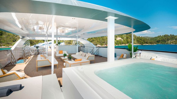 Yacht à moteur Agape Rose