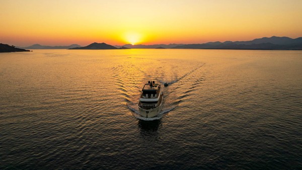 Yacht à moteur Albatros Explorer