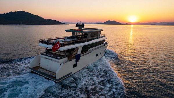 Yacht à moteur Albatros Explorer