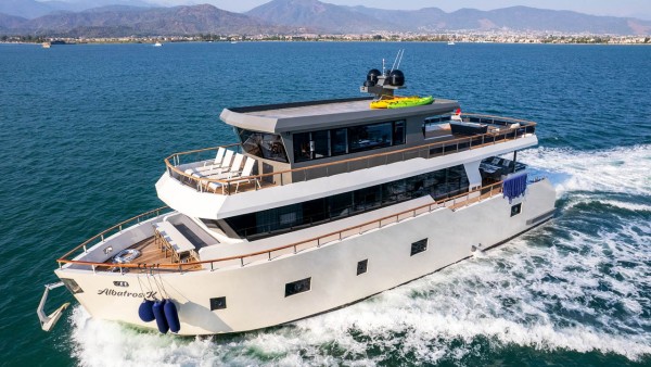 Yacht à moteur Albatros Explorer