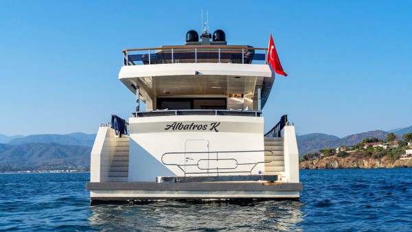 Yacht à moteur Albatros Explorer