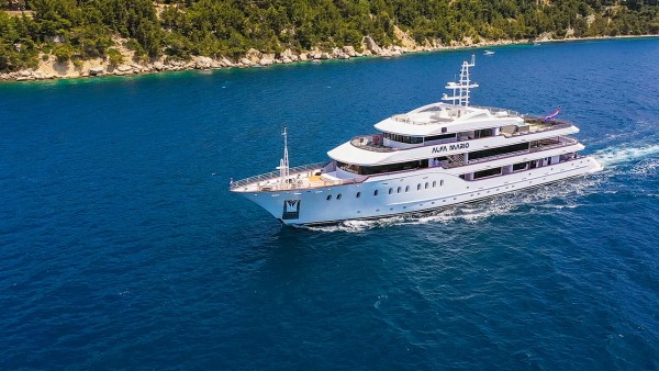 Yacht à moteur Alfa Mario