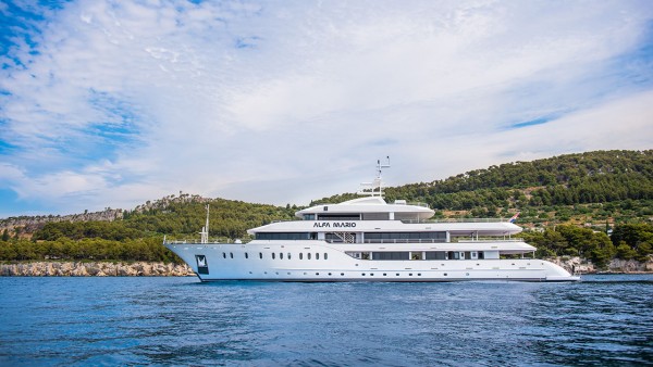 Yacht à moteur Alfa Mario