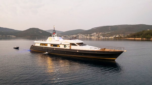 Alkonost Yacht à moteur