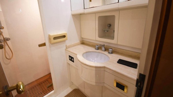 Yacht à moteur Azimut 65 Gokce