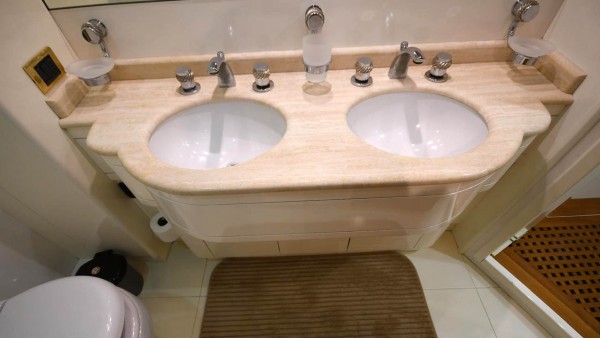 Yacht à moteur Azimut 65 Gokce