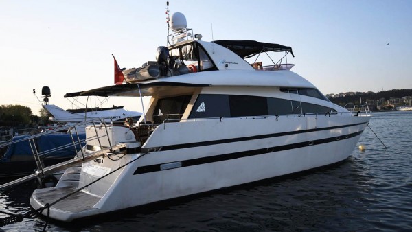 Yacht à moteur Azimut 65 Gokce