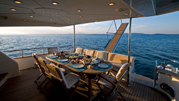 Yacht à moteur Azmim
