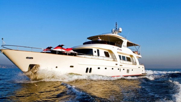 Yacht à moteur Azmim