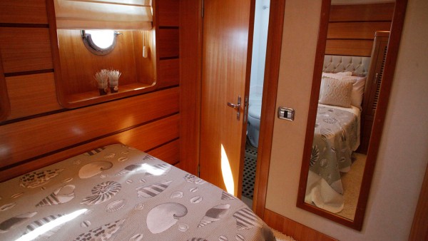 Yacht à moteur Azmim