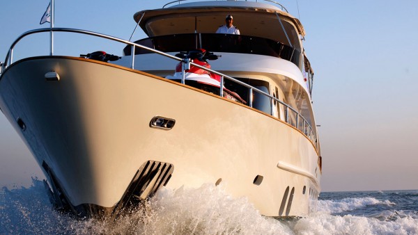 Yacht à moteur Azmim