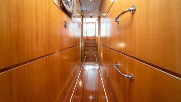Yacht à moteur Babosch