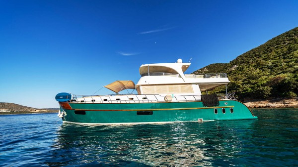 Yacht à moteur Babosch