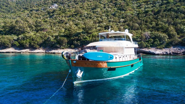 Yacht à moteur Babosch