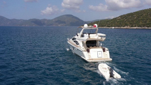 Yacht à moteur Bormus 1