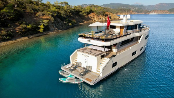 Yacht à moteur Cinar Yildizi