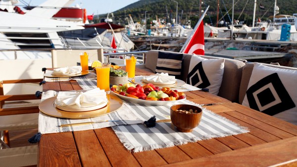 Yacht à moteur Consent