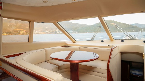 Yacht à moteur Consent