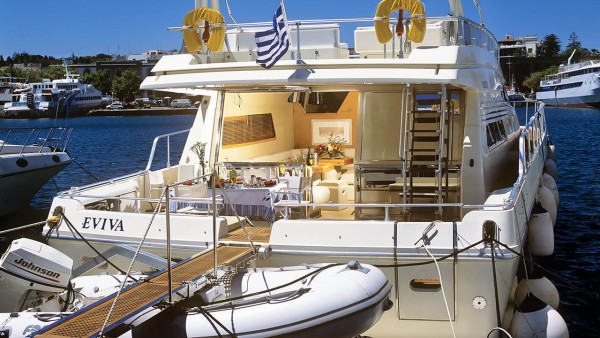 Yacht à moteur Eviva