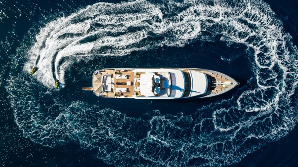 Yacht à moteur Illusion II