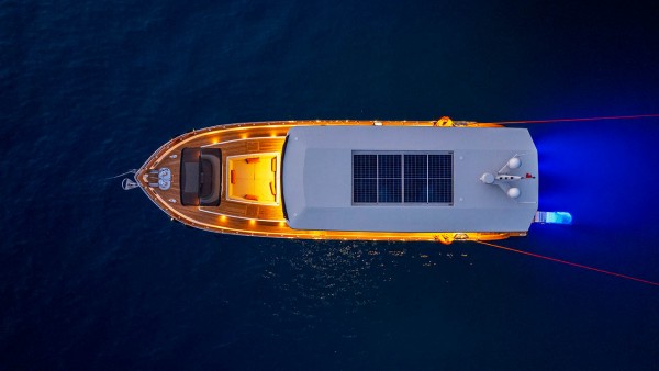 Yacht à moteur Jr. Simay