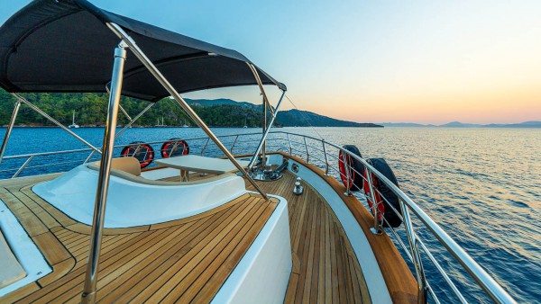Yacht à moteur Jr. Simay