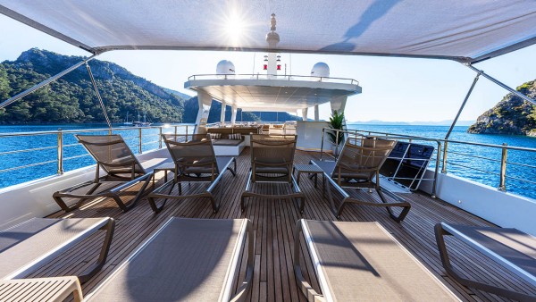 Yacht à moteur Lila