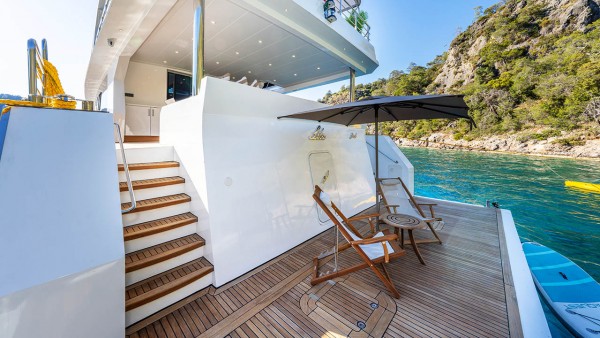 Yacht à moteur Lila