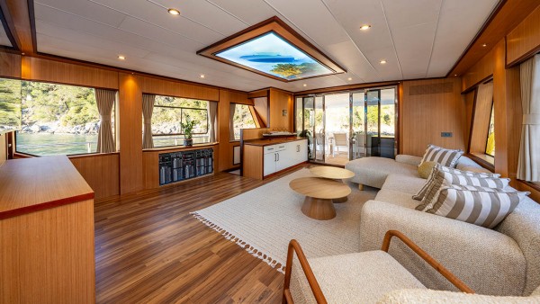 Yacht à moteur Lila