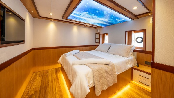Yacht à moteur Lila