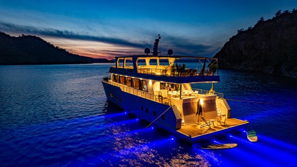 Yacht à moteur Lila