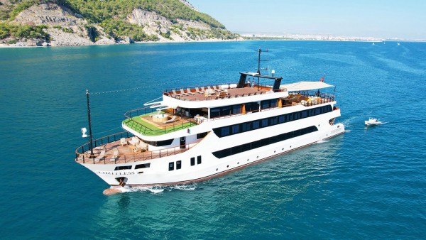 Yacht à moteur Limitless
