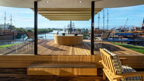 Yacht à moteur Limitless
