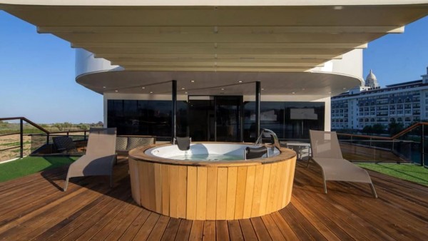 Yacht à moteur Limitless