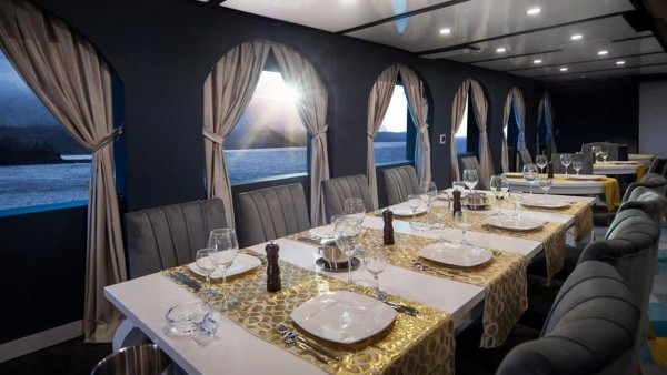 Yacht à moteur Limitless