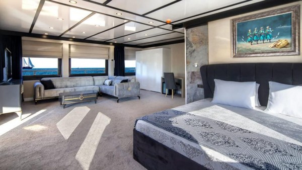 Yacht à moteur Limitless