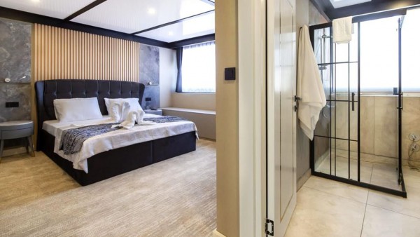 Yacht à moteur Limitless