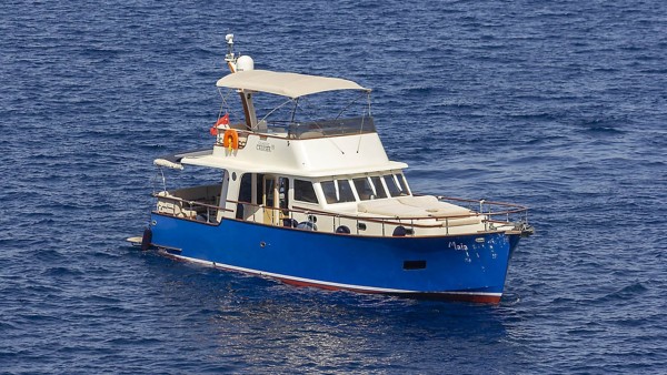 Yacht à moteur Maia