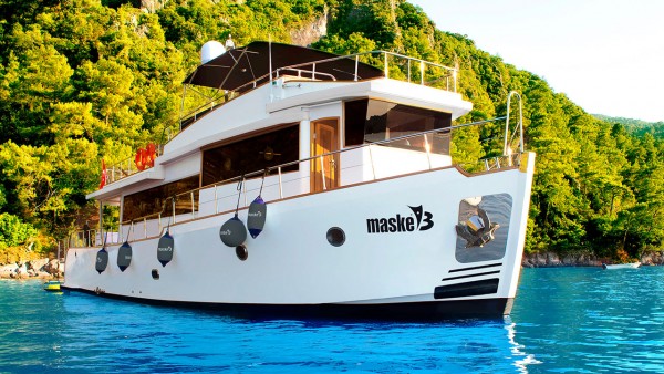 Yacht à moteur Maske 3